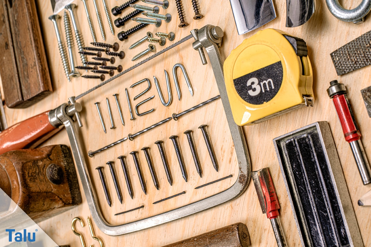 Laubsägearbeiten, Grundlagen und Vorlagen, Laubsäge und andere Utensilien aus der Werkstatt
