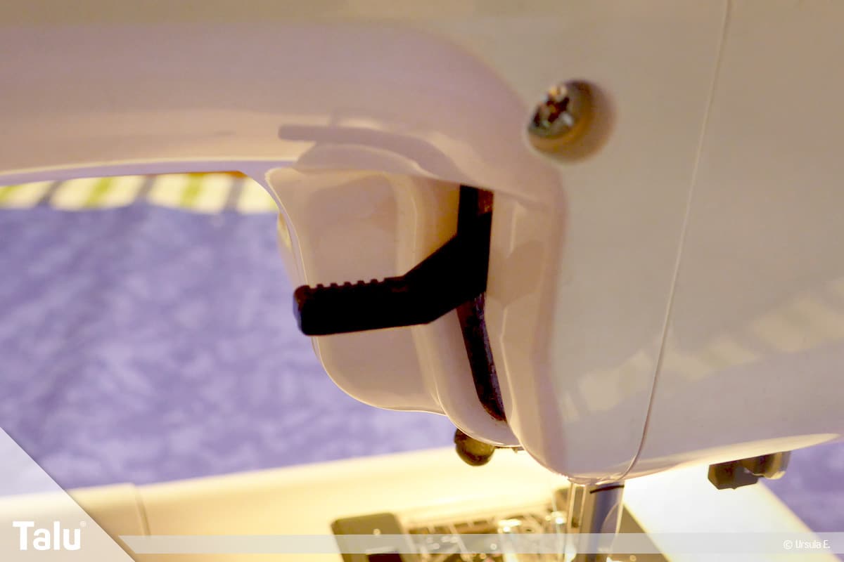 Nähen mit der Nähmaschine lernen, Hebel des Nähmaschinenfüßchens