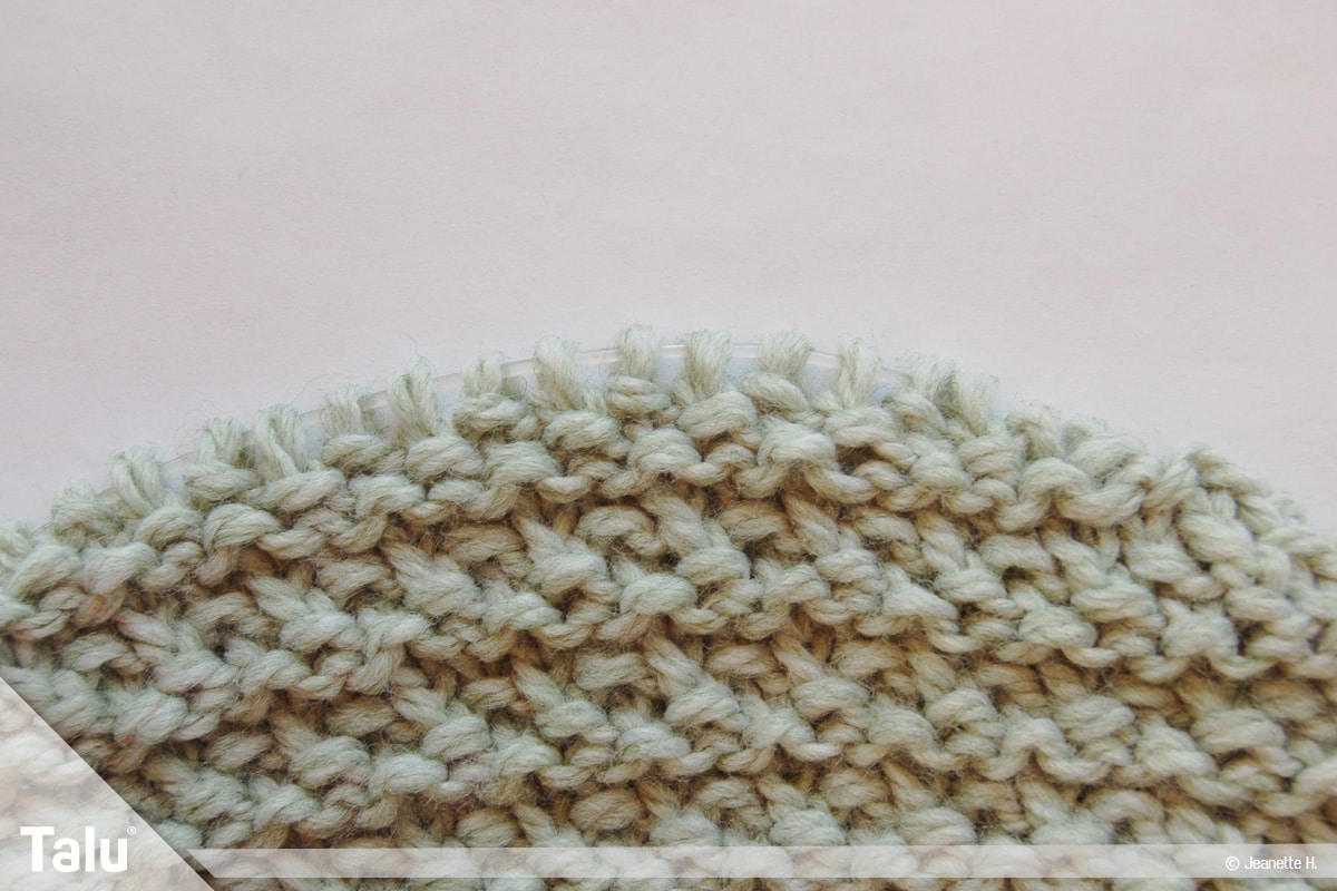Snood selbst stricken, Anleitung Schlauchschal, Dachziegelmuster nach vier Runden