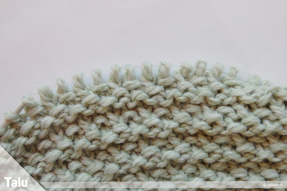Snood selbst stricken, Anleitung Schlauchschal, Dachziegelmuster nach fünf Runden