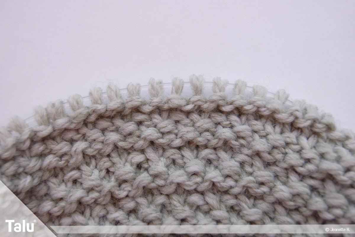 Snood selbst stricken, Anleitung Schlauchschal, Dachziegelmuster nach sechs Runden