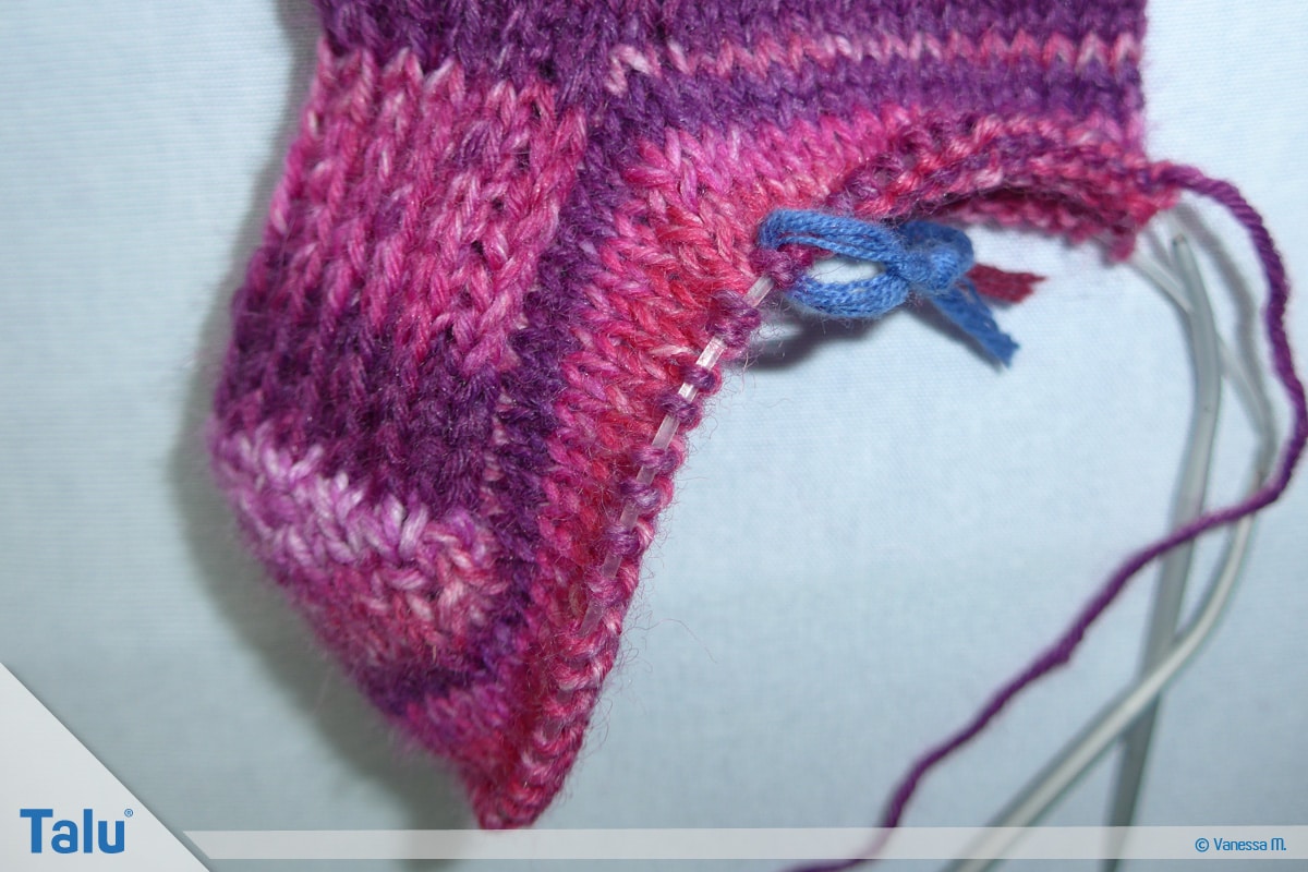 Socken stricken mit Rundstricknadel, den Fuß mit rechten Maschen arbeiten