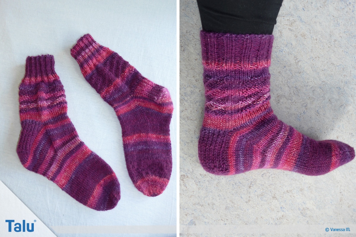 Socken stricken mit Rundstricknadel, fertig gestricktes Sockenpaar mit einer Rundstricknadel gefertigt