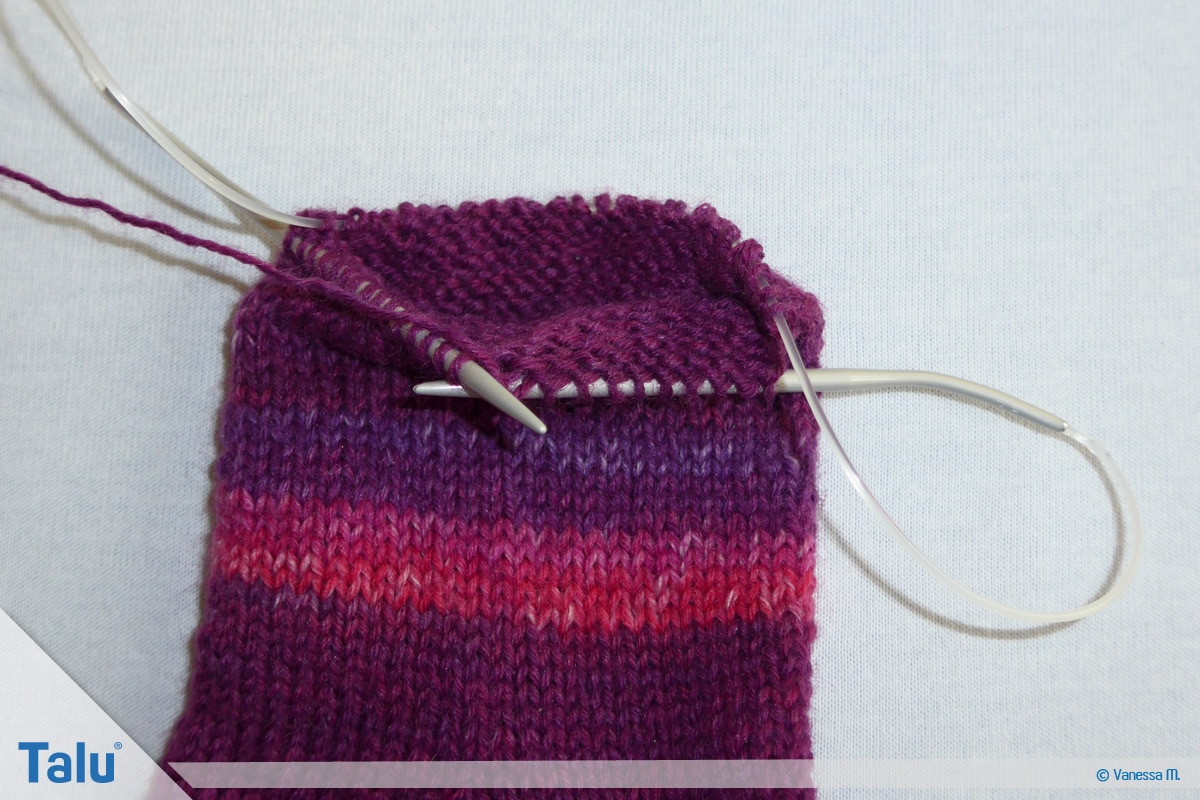 Socken stricken mit Rundstricknadel, Bündchen arbeiten