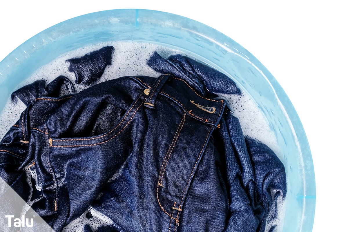 Jeans im Wasser