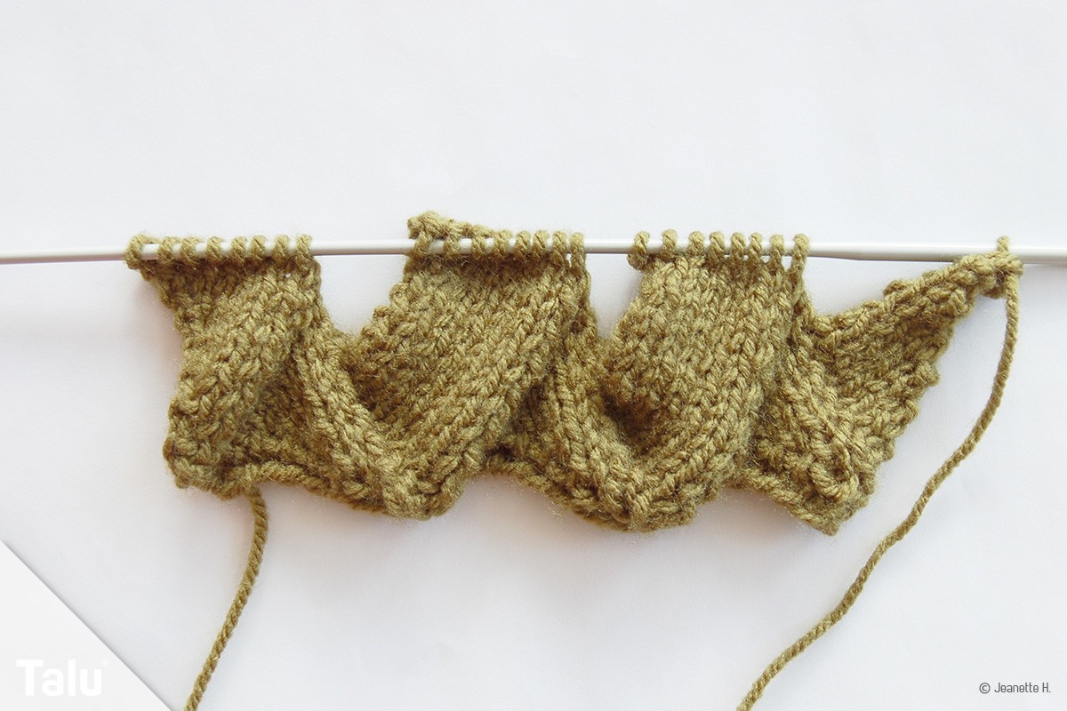 Entrelac stricken
