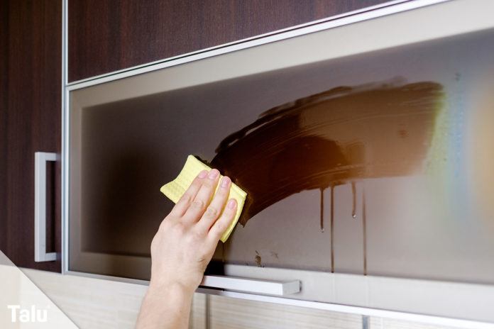 Satiniertes Glas reinigen Anleitung Vergilbtes