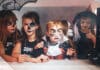 Kinder an Halloween schminken