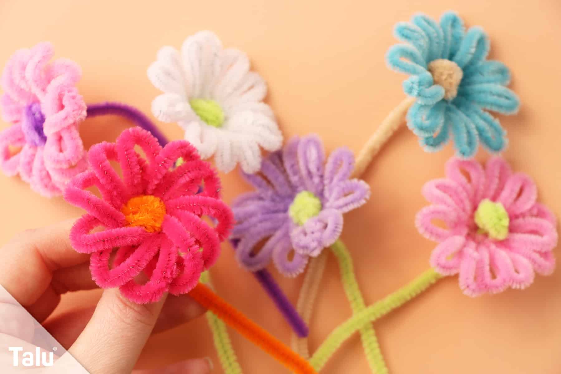 Blumen aus Pfeifenreinigern