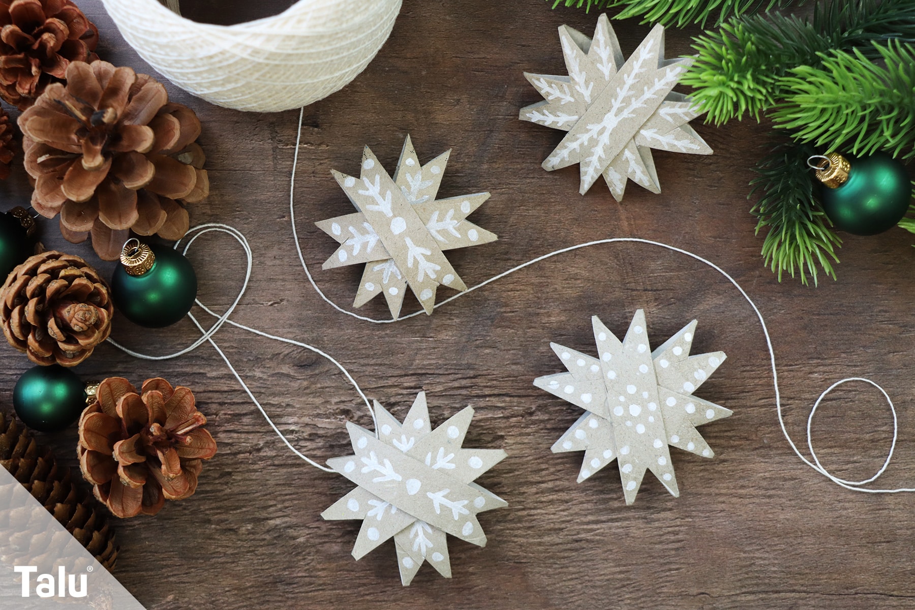 Sterne aus Klorollen