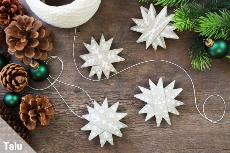 Sterne aus Klorollen